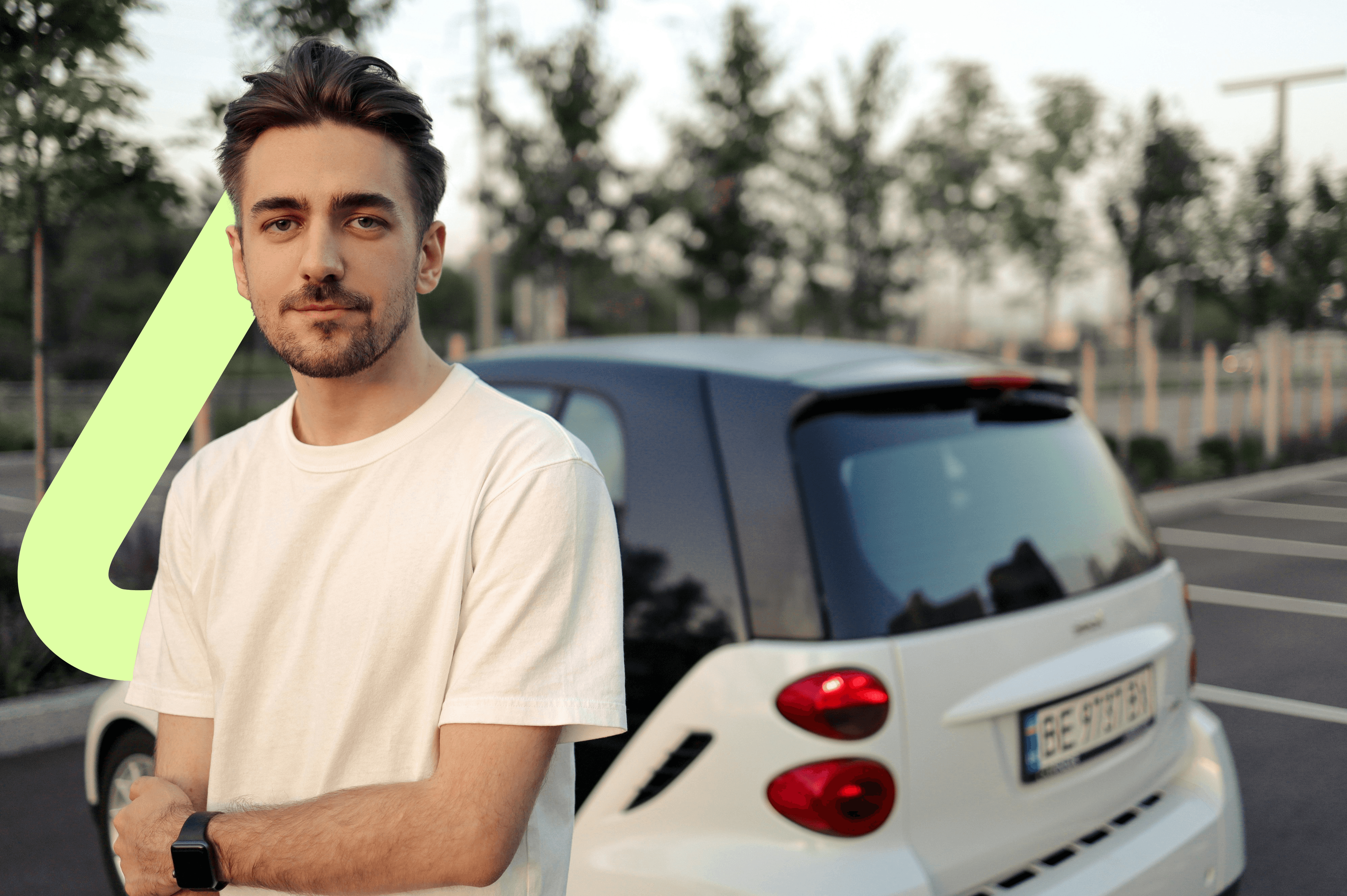 Conductor de la comunidad Flevo junto a su auto